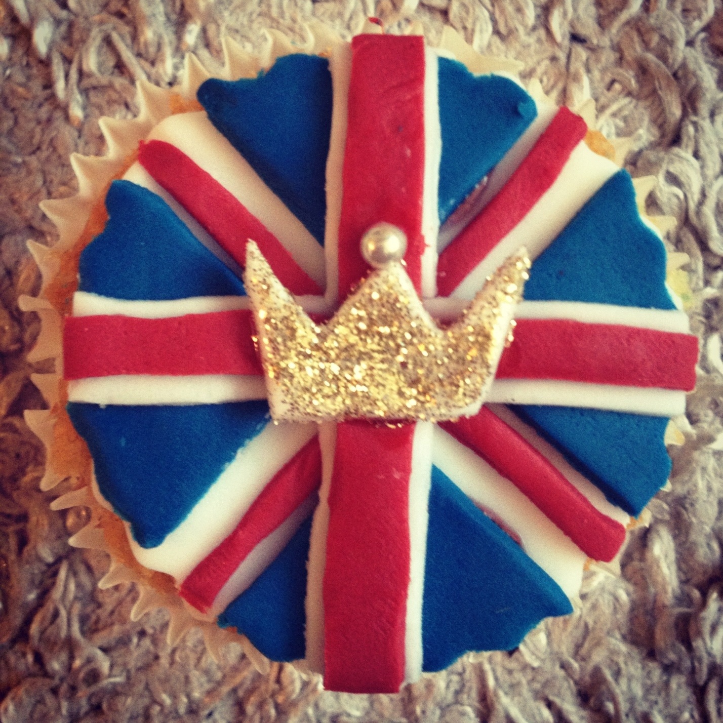 Jubilee Baking (and Iron Cupcake Royal Icing!!)